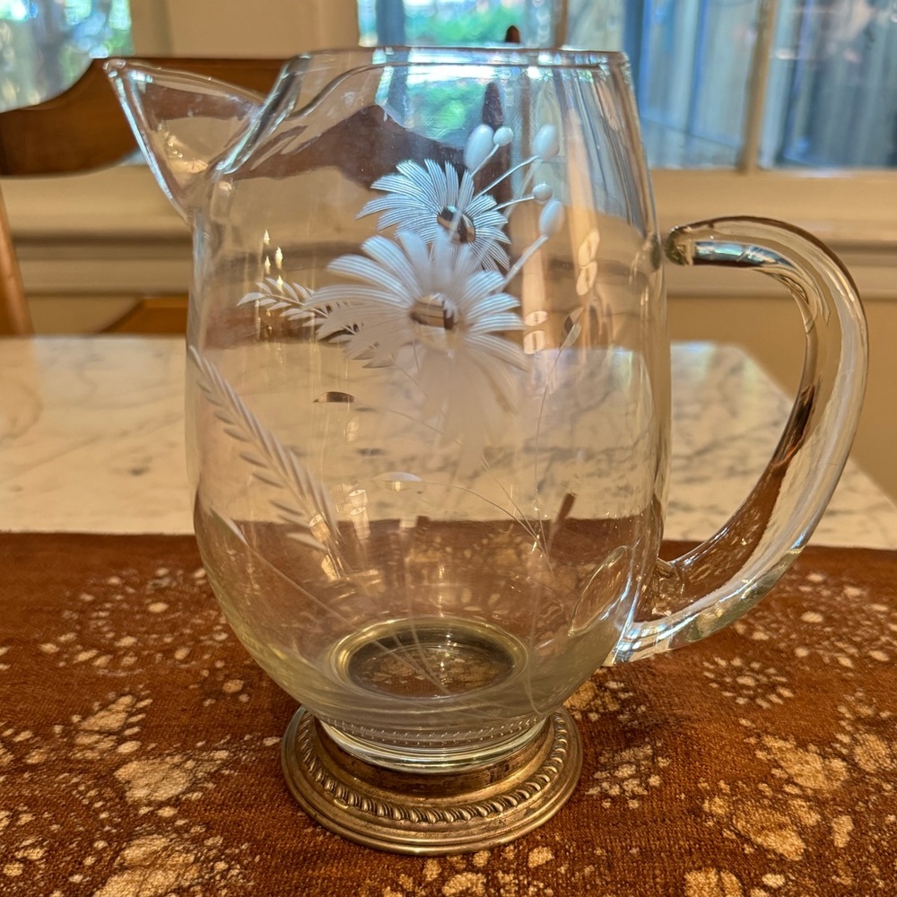 Sterling and etched glass pitcher. EUC vintage item! 7x5 - Picture 3 of 4